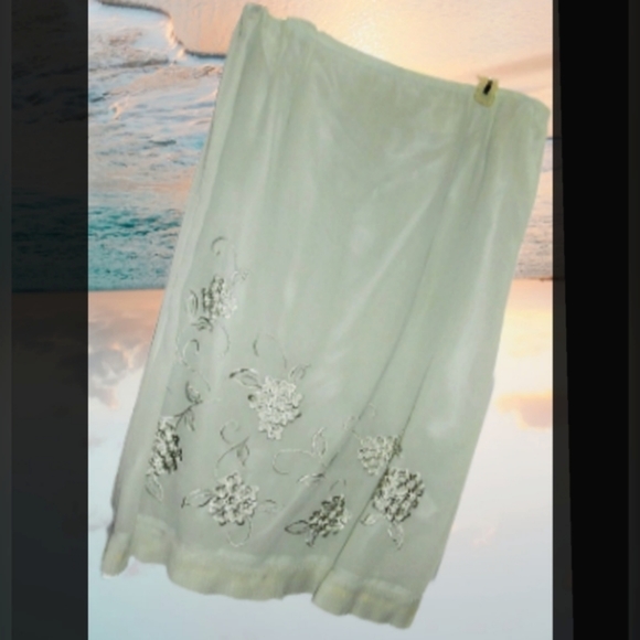 Woman's 2pc Blouse/Jacket & Skirt Set - Picture 7 of 16